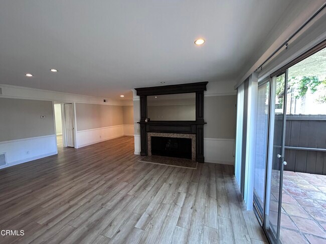 Photo - 31558 Agoura Rd