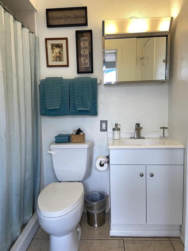 Photo - 1031 N 78th Pl