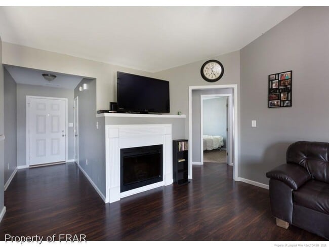 Photo - 476 Blackhawk Lane