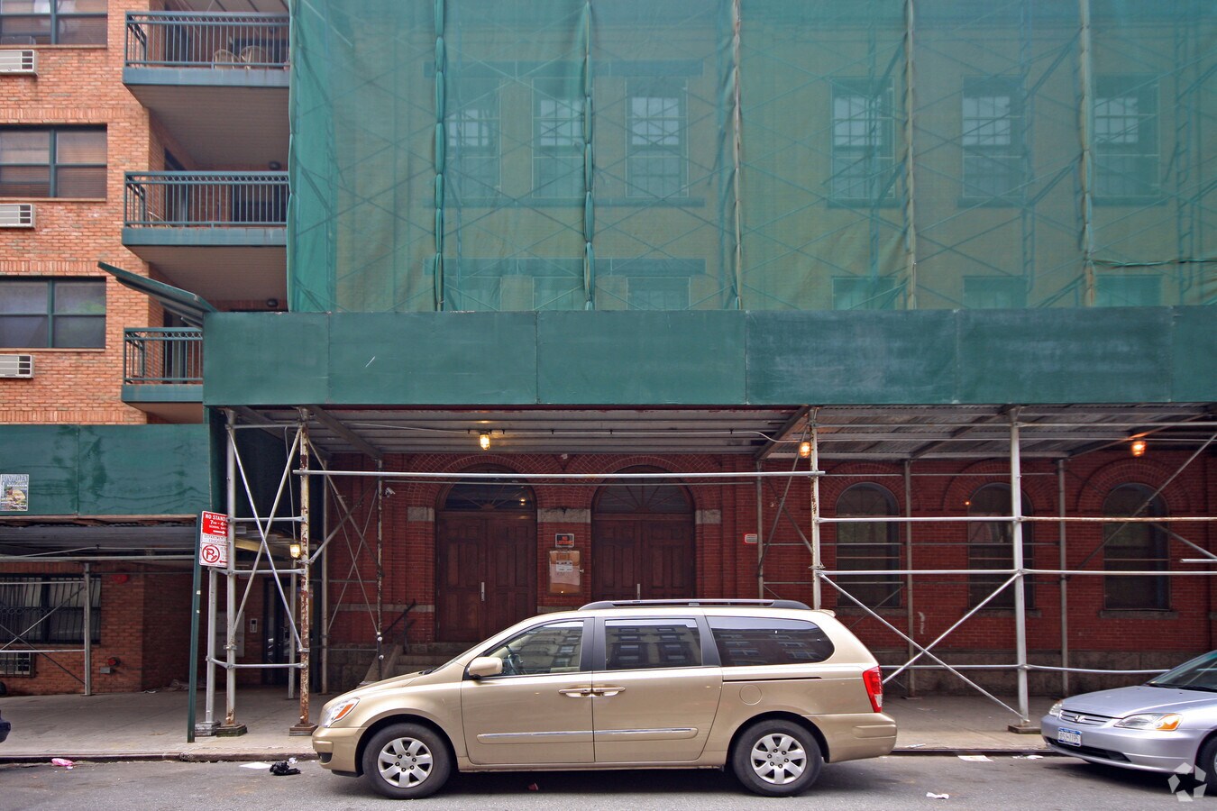 Photo - 124 E 118th St