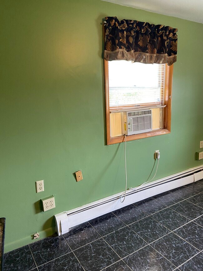 Photo - 5940 N Burdick St Unidad 1 bedroom