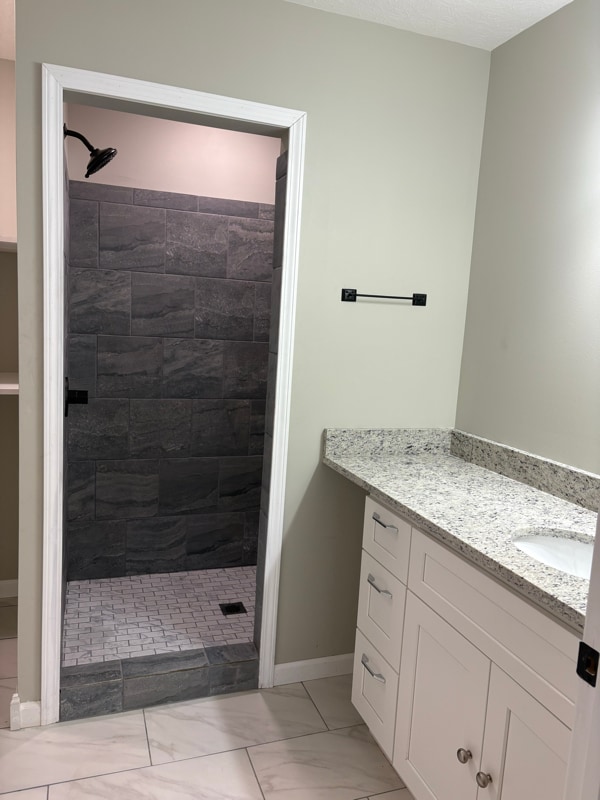 Photo - 205 Coakley St