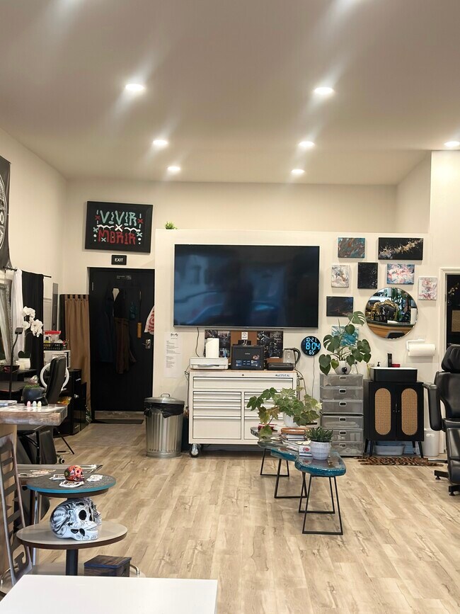 Photo - 911 E 5th St Unidad 1E