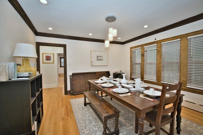 Photo - 2437 W North Shore Ave Unit 2