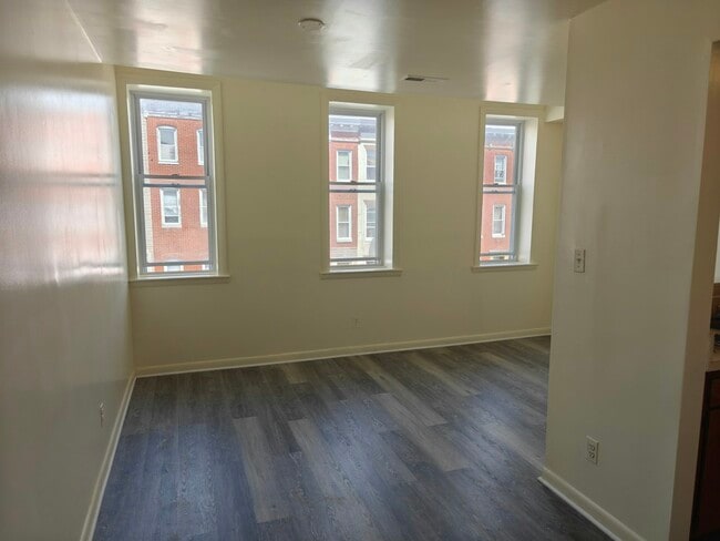 Building Photo - 1336 N Carey St Rental