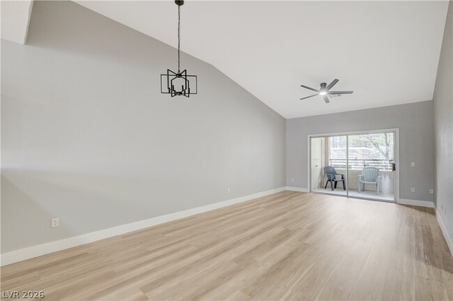 Building Photo - 673 Peachy Canyon Cir Unit 203