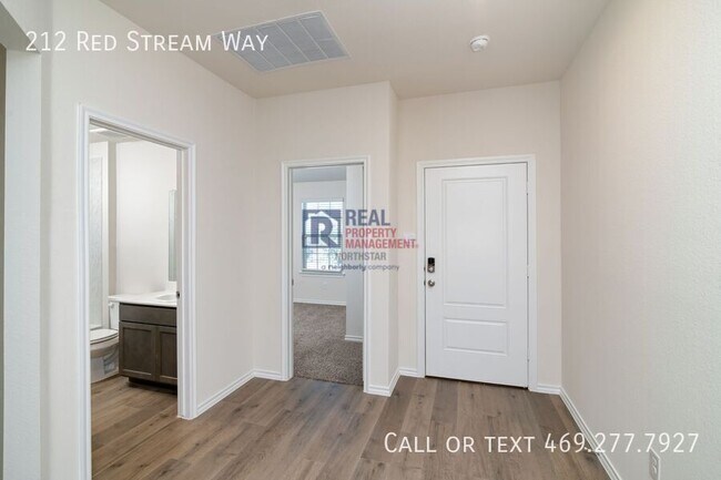 Photo - 212 Red Strm Wy