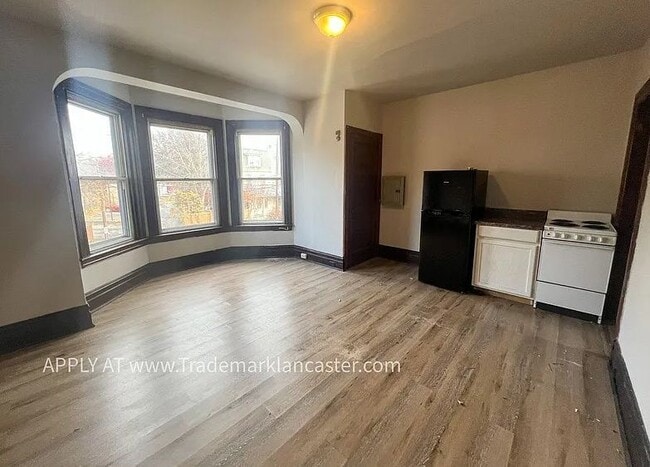 Photo - 626 W Lemon St Unit 2f