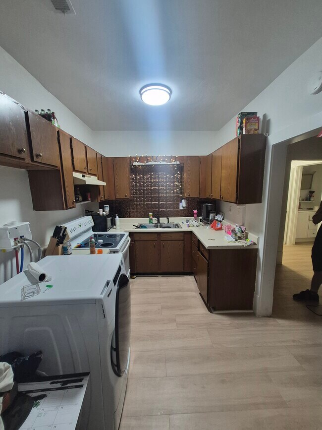 45 W Main St Unit 2