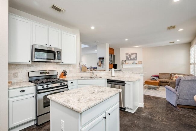 Photo - 2729 Kinney Oaks Ct