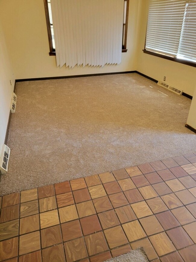 Building Photo - Great 4-bedroom 2-Bath house for rent in a quiet neighborhood!