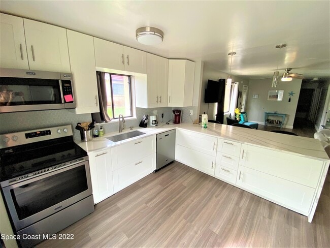 Photo - 8759 Banyan Way