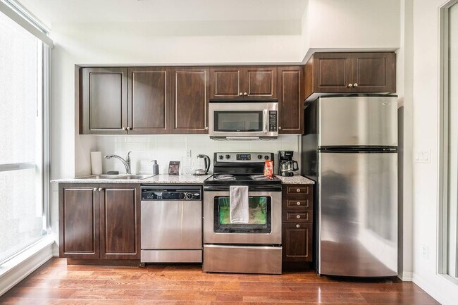 Photo - 250 Fort York Blvd Unit ID1037015P