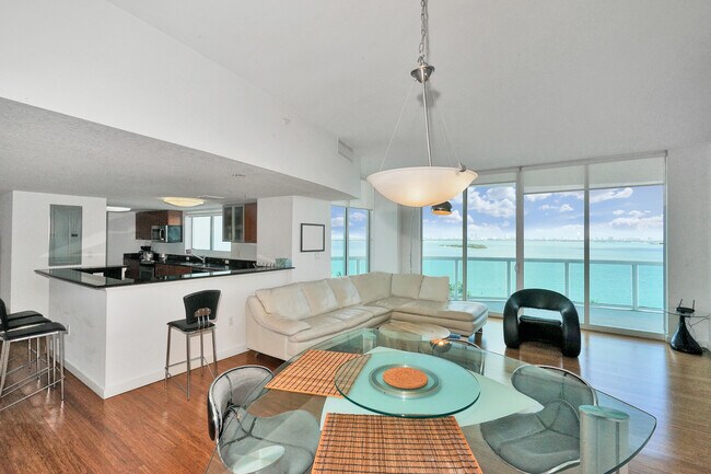 Photo - 1800 N Bayshore Dr