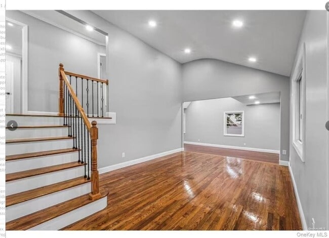 Photo - 92 Ruland Rd N