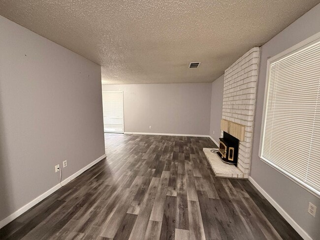 Photo - Beautiful 3 Bedroom Single-Family Home!