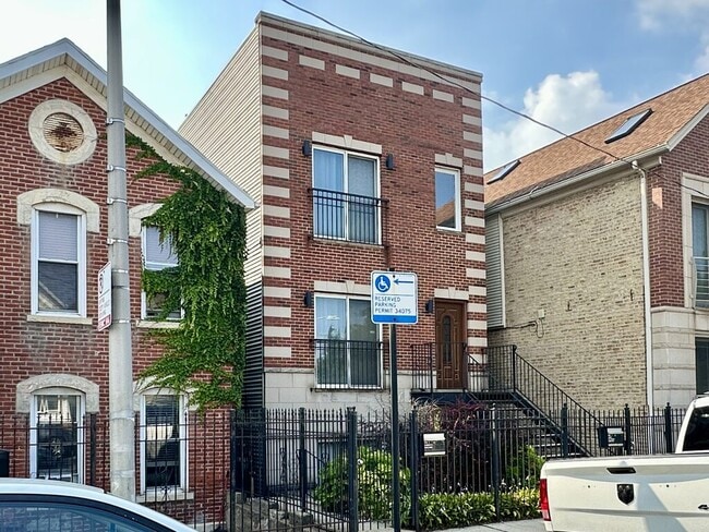 Building Photo - 724 N Willard Ct Unit M01H Rental