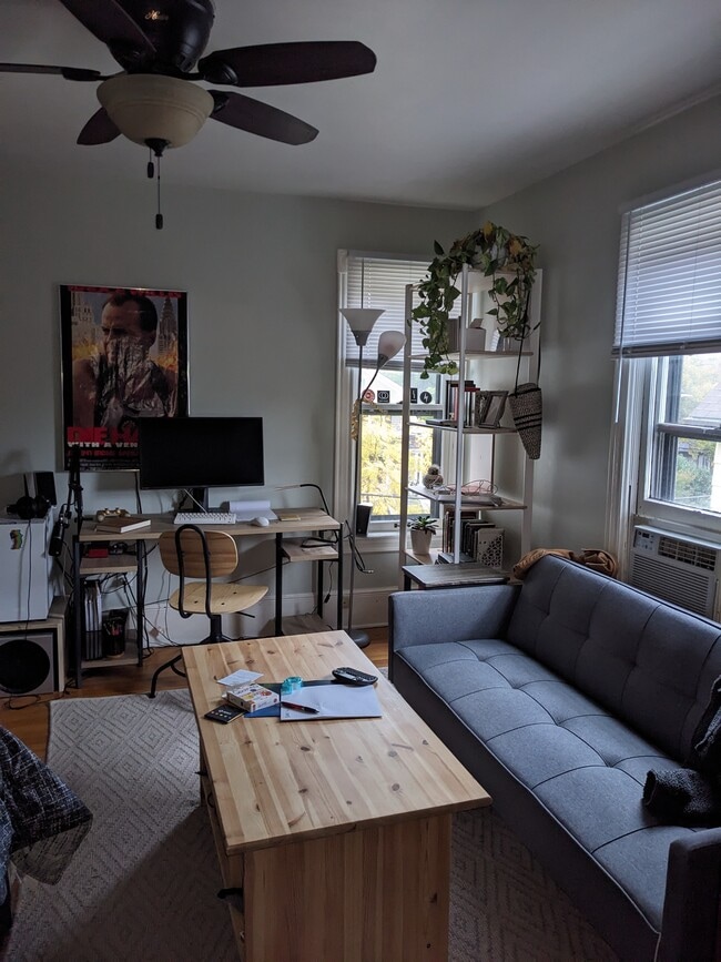 Photo - 522 N Division St