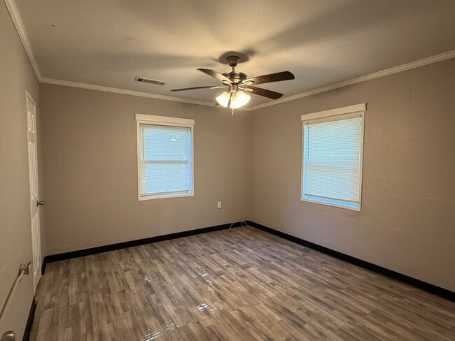 Photo - 1109 W Wall St