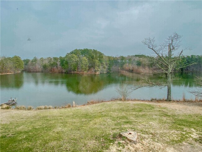 255 Starritt Ln