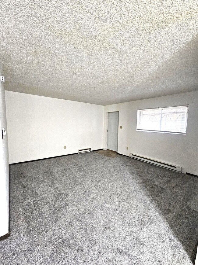 747 Glenarm St Unit 2