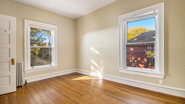 Photo - 441 Madison Ave SE