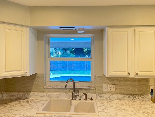 Photo - 540 S Manor Dr