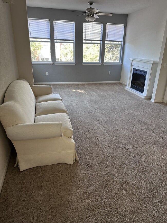 Living - 8550 Touchton Rd Unit # 1827