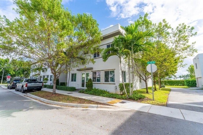 Building Photo - 6611 NW 102nd Path