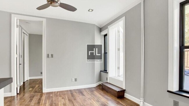 Building Photo - AMAZING 1 BR APARTMENT! WON'T LAST!! NO BR...