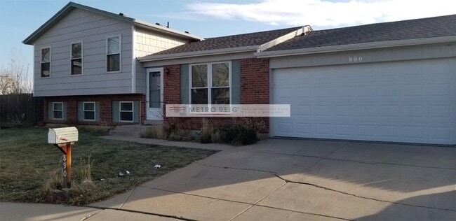 Photo - 890 Lilac St