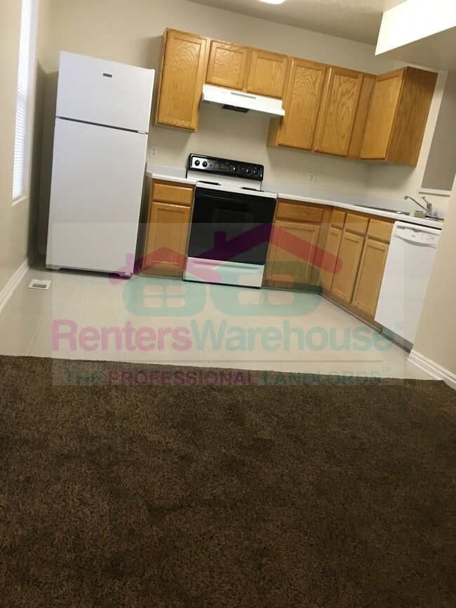 Photo - 784 N 170 W
