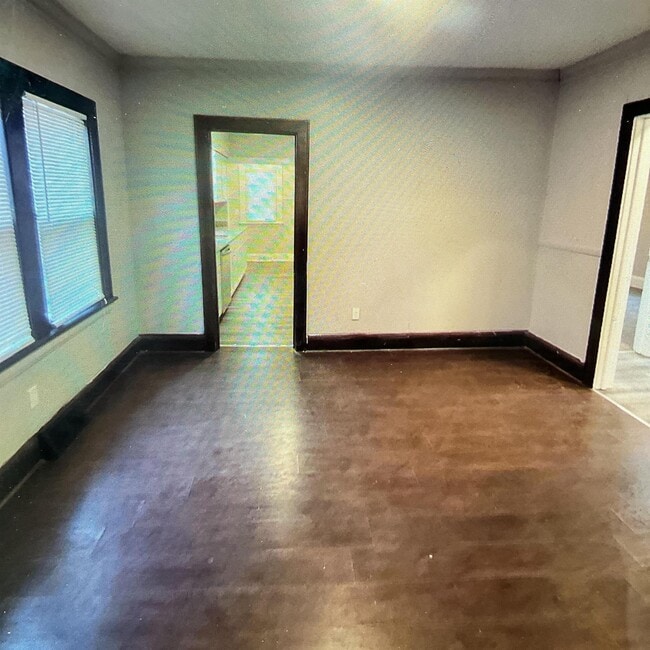 Photo - 814 Dover Ave