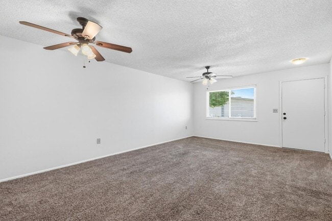Photo - 10922 W Santa Fe Dr
