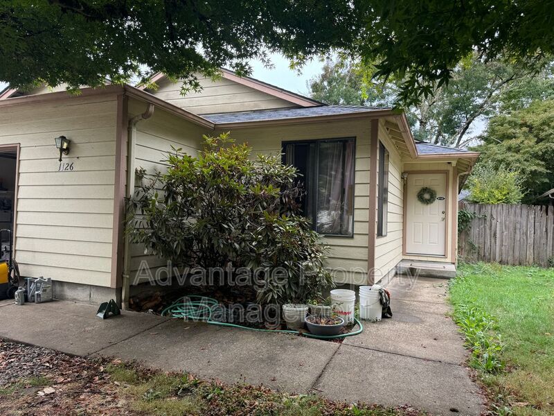 Photo - 1126 NE Conser Pl