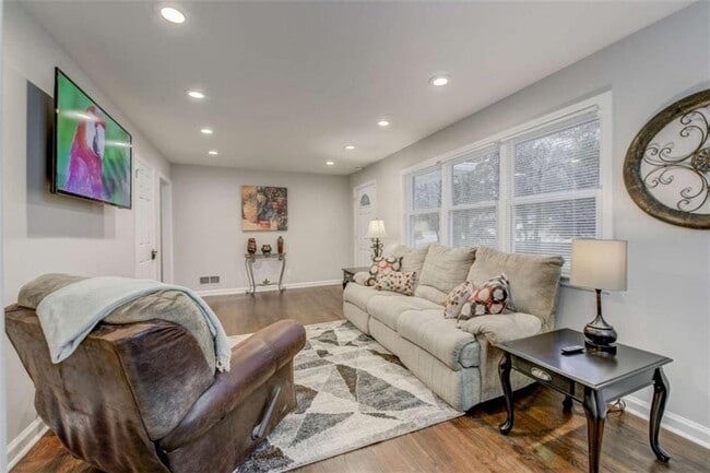 Photo - 3041 Pasadena Dr