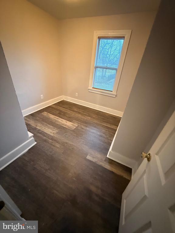 Photo - 7911 Park Ave