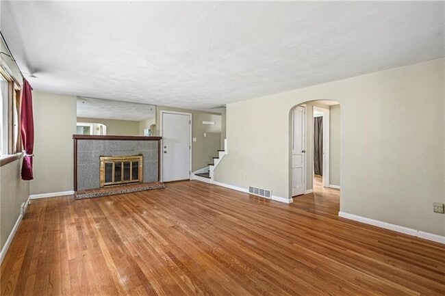 Photo - 311 Redgate Rd