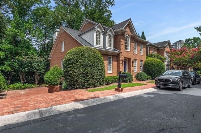448 Ivy Park Ln NE