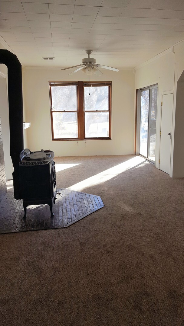 Photo - Three bedroom, 2 bath with high ceilings d...