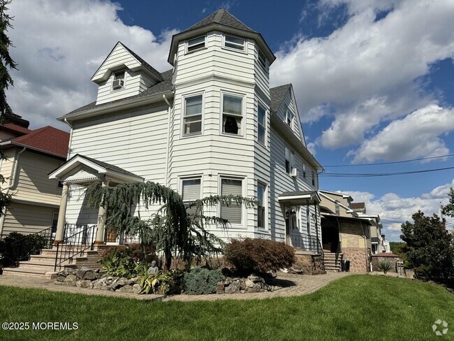 Building Photo - 245-247-247 Montclair Ave Rental