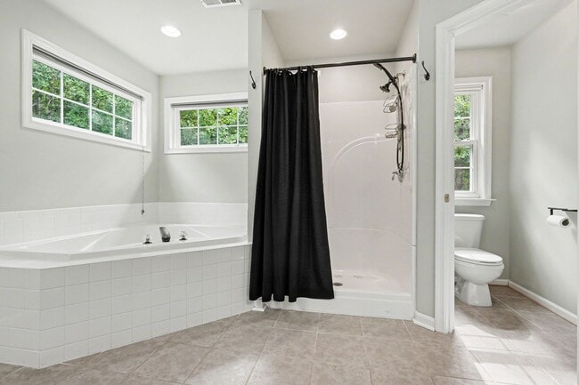 24 Crestwood Ln