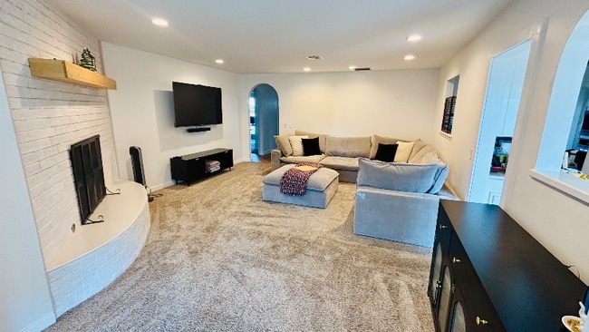 Photo - 8705 Lakeaire Dr