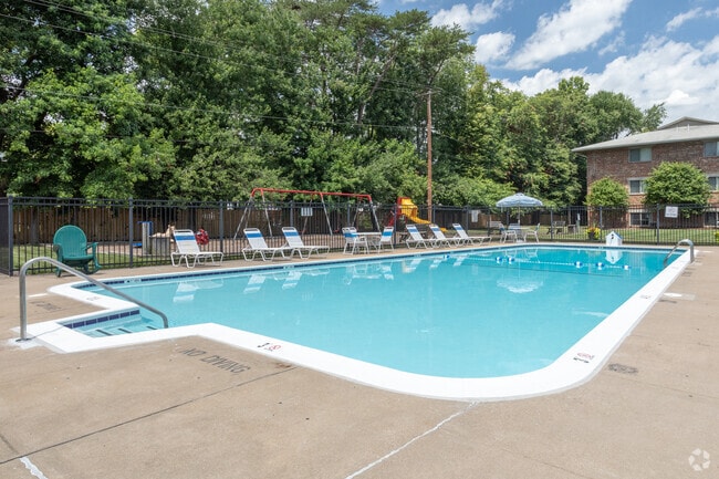 Skyview Apartments For Rent in Alexandria, VA