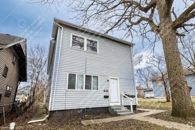 Building Photo - 2 br, 1 bath 4plex - 331 N Temple Ave D D Rental