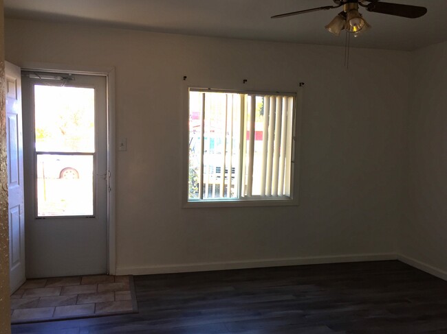 Building Photo - 519 S. Ash St. Rental
