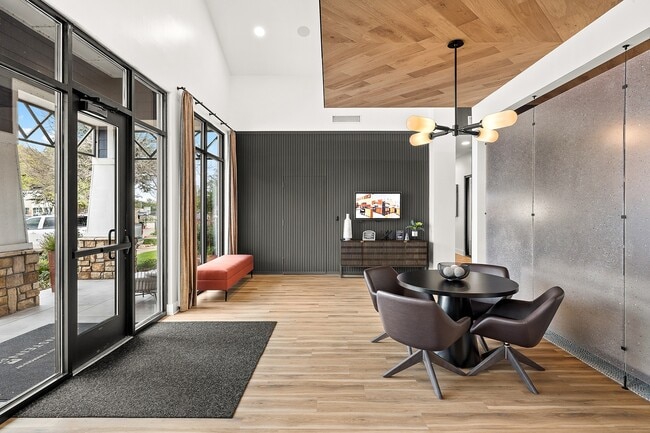 Vestíbulo - Bexley at Anderson Mill