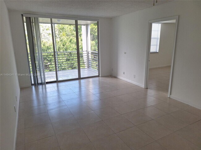Photo - 9480 Poinciana Pl Unit 404