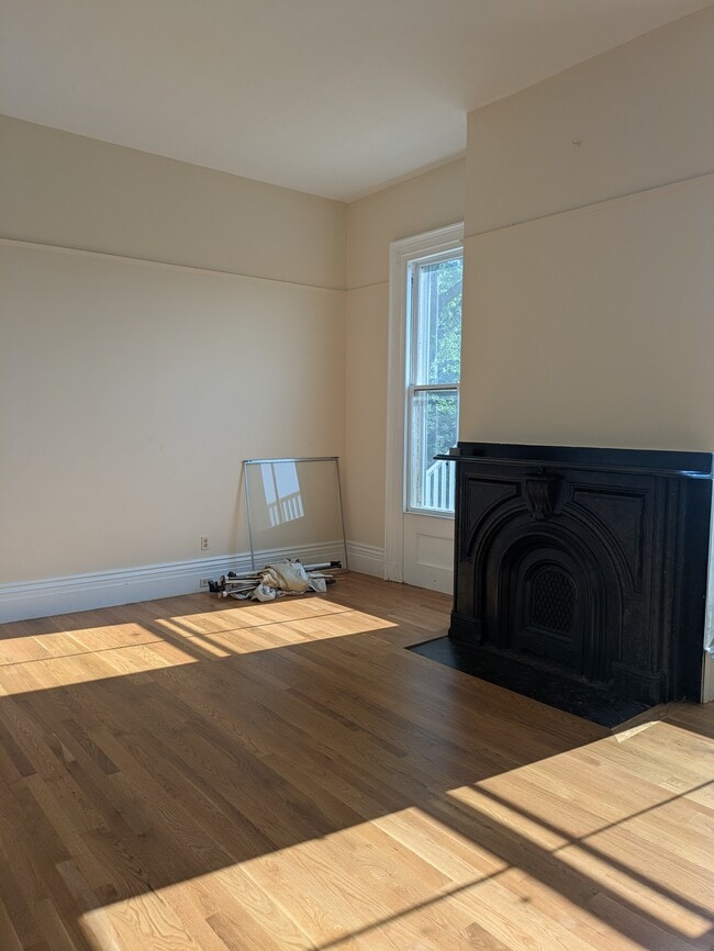 Building Photo - 35 Triangle St Unit 2 Rental