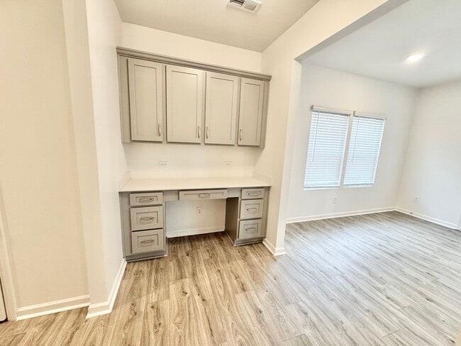 Photo - Spacious three bedroom 2 1/2 bathroom with large loft area - SPRING SPECIAL